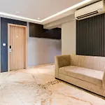 Super Collection O Water View Residency