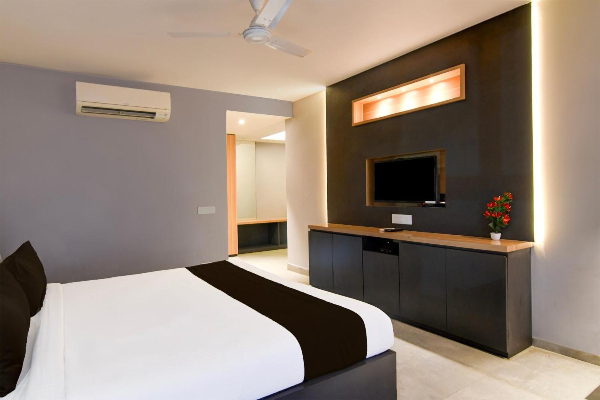 Super Collection O Water View Residency 4*